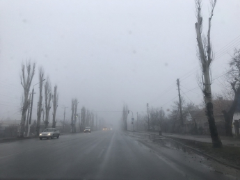 Город погрузился в туман (фото)