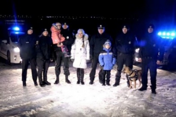 Запорожские патрульные поздравили горожан с Рождеством. Видео