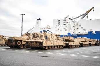 В Польшу прибыли танки из США: опубликовано видео