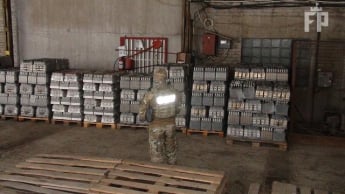 На складах в Мелитополе оперативники нашли паленую водку (фото, видео)