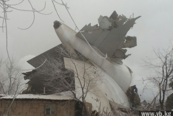 Подробности авиакатастрофы в Кырызстане: более 30 погибших, 17 домов разрушено [фото, видео]