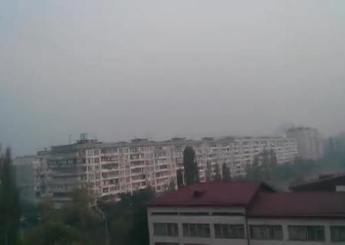 Киевляне жалуются на дым и вонь в городе