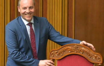 Депутатов Рады могут лишить зарплат