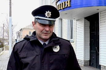Мелитопольских полицейских переодевают в форму нового образца