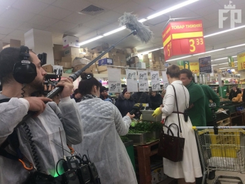 Появились фото с ревизии в запорожском супермаркете (фото)