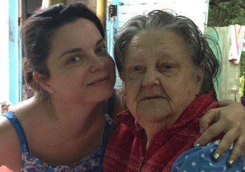 В Киеве умерла бабушка Наташи Королевой: "Не могу приехать ее похоронить" [фото]