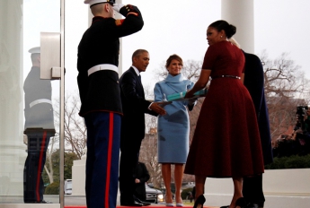Мелания Трамп подарила Мишель Обаме "ненужный" подарок