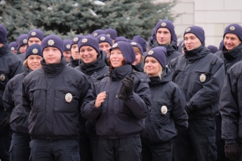 Полтысячи полицейских собрались возле ДнепрОГА (фото)