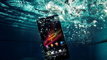 Что делать, если телефон упал в воду