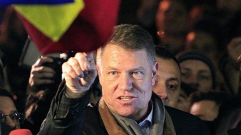Порошенко и не снилось: президент Румынии вышел на акцию протеста против правительства страны