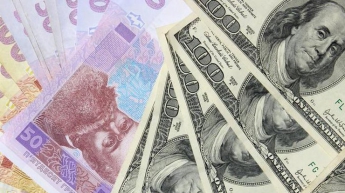 Курс доллара в Украине продолжает стремительно падать