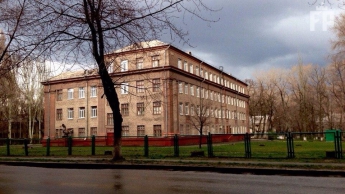 Фотофакт: в запорожской школе читают письма друзей из России