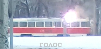 В Запорожье загорелся трамвай (ВИДЕО)