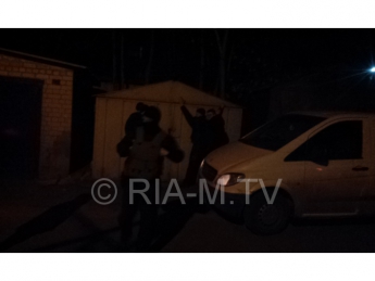Боевое оружие завезли в Мелитополь. Фото с места задержания