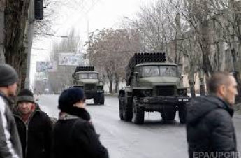 Боевики обсуждают обстрелы из кварталов Донецка: видео