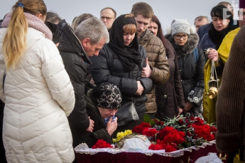 В Запорожье простились с бойцом, погибшим от вражеской мины на Донбассе (фоторепортаж)