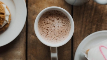 10 бодрящих напитков, которые заменят утренний кофе