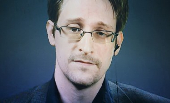 СМИ: Россия может выдать Сноудена в качестве "подарка" Трампу