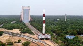 Индия запустила в космос сразу 104 спутника