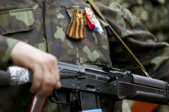 Жители Донбасса массово вступают во вражеские войска