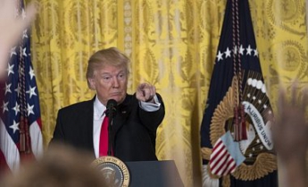 Трамп посоветовал задавшему вопрос журналисту "сесть и помолчать"