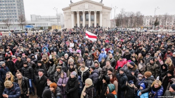 "Лукашенко, уходи!": в белорусских городах прошли акции протеста против "налога на тунеядство"