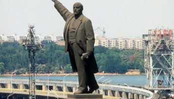 За Ленина обещают по 100 грн.