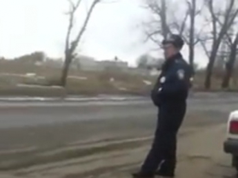 Очередное видео про "плохих полицейских" сняли водители (видео)