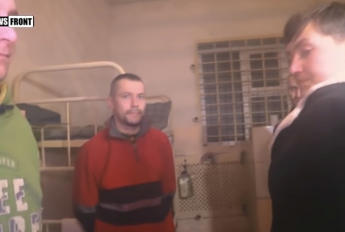 Появилось видео, как Савченко проверяла камеры украинских пленных в Макеевке [видео]