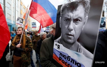 Марш Немцова в Москве собрал несколько тысяч человек (видео)