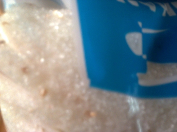 Вот так сахарок! В Мелитополе предприниматель "нафасовал" сахар вперемешку с кашей (фото)