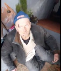 Волонтеры: запорожскому бездомному, нуждающегося в помощи, отказали в госпитализации. Видео
