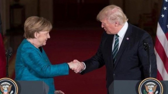 Трамп вручил Меркель счет на $375 миллиардов
