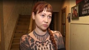 Скандал в Днепре: вдову "киборга" избили за украинский язык и и вырвали из уха серьгу с трезубцем