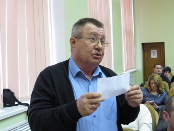 Депутат горсовета "выкачал" из бюджета 200 тысяч гривен за безделье