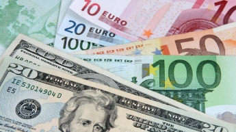 Курс валют на 18 апреля: доллар продолжает снижаться в цене