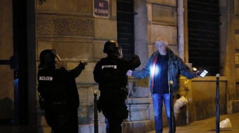 В сети появилось видео смертельной стрельбы в центре Парижа