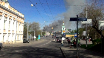 В Москве напротив администрации Путина крупный пожар: видео, фото