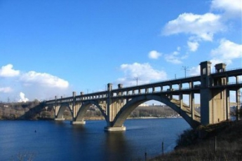 17-летний парень спрыгнул с моста Преображенского