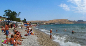 Перед началом сезона на пляжах Крыма появилась новая проблема