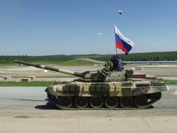 Их нет, а растения есть: Гусеницы российских танков перенесли в Украину новые виды, — биолог (ВИДЕО)