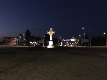 Поклонный крест со стороны Крыма украсили подсветкой (фото)