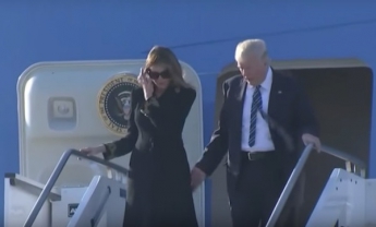 Мелания Трамп публично отмахнулась от руки мужа: видео