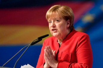 Пономарь: Все обсуждают заявление Меркель, но главное то, что позиция ЕС по Украине не меняется