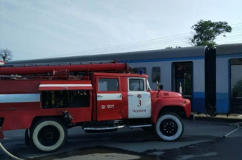 В Черновцах загорелась электричка: пассажиры выпрыгивали из окон. ФОТО