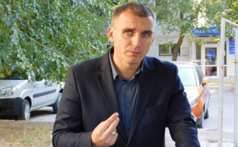 Мэр Николаева сбежал от полицейских через окно