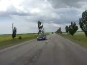 Полоса препятствий по дороге Бердянск-Мелитополь-Акимовка (видео)