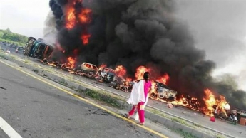 В Пакистане 120 человек сгорели заживо