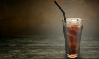 Ученые назвали самый опасный для здоровья напиток