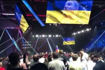 Руденко - Повєткін: в мережі показали, як відреагували в Москві на гімн України. ВІДЕО